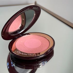 Charlotte Tilbury Cheek to Chic Swish & Pop Blusher in Love Glow